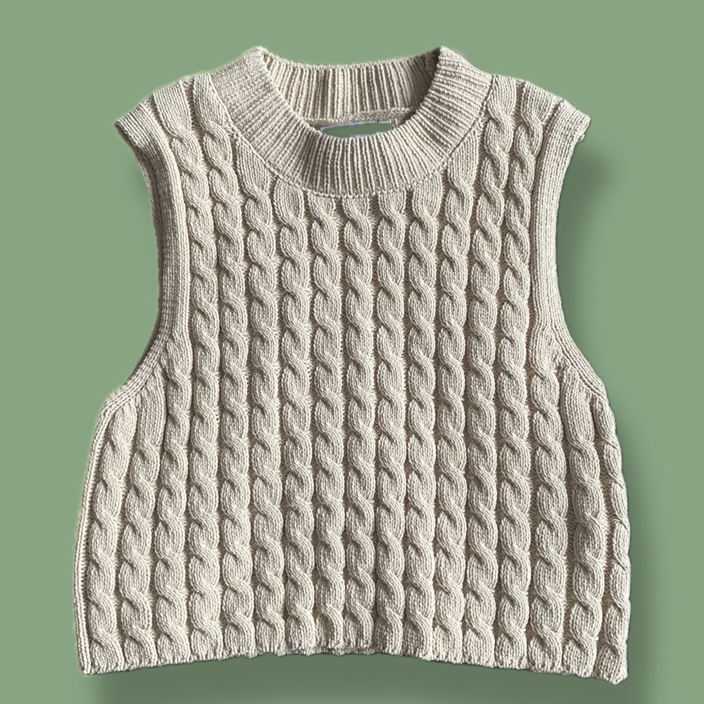 Zara Cream Crew Neck Sweater with Cable Knit Design
